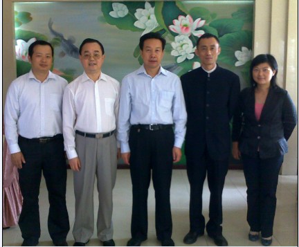 湖北省委統(tǒng)戰(zhàn)部副巡視員劉愛黨、湖北歐盟同學(xué)會(huì)秘書長(zhǎng)燕元沂、武漢留學(xué)生創(chuàng)業(yè)園常務(wù)副主任袁煜農(nóng)一行來(lái)我司考察